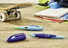 Rechtshänder-Griffstück für ergonomischen Schulfüller mit Anfänger-Feder A - STABILO EASYbirdy in beere/pink