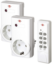 Brennenstuhl 1507150 Funkschalt-Set RCS 1000 N Comfort, 2er Funksteckdosen Set (Funksteckdose raspberry pi mit Handsender und erhöhtem Berührungsschutz) weiß